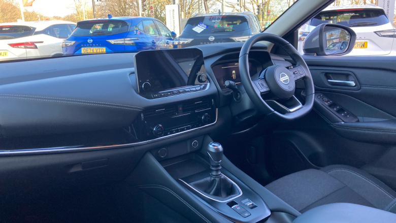 Nissan Qashqai 1.3 DiG-T MH N-Connecta 5dr Petrol Hatchback